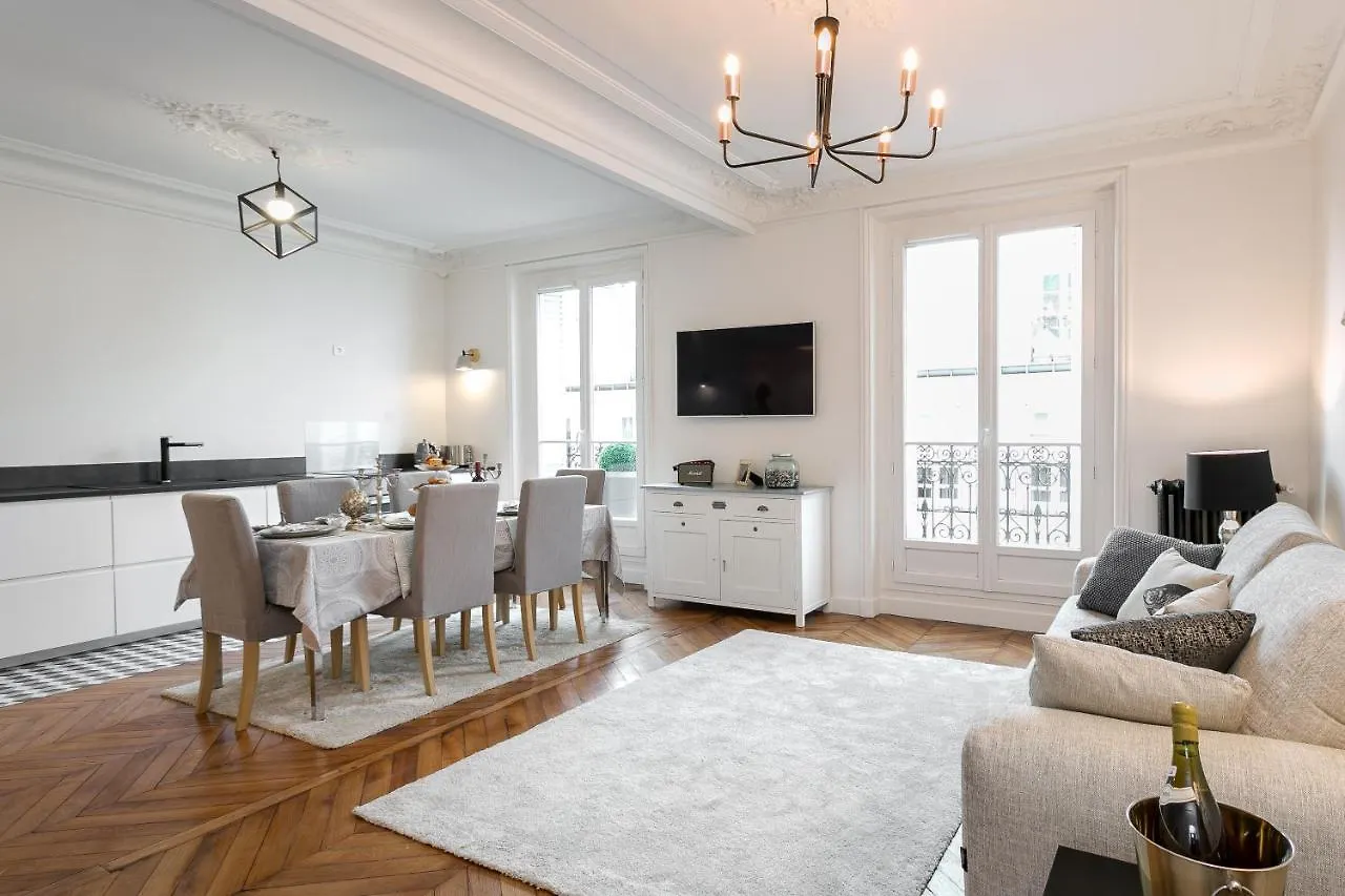 La Residence Du Senateur Paris Apartment